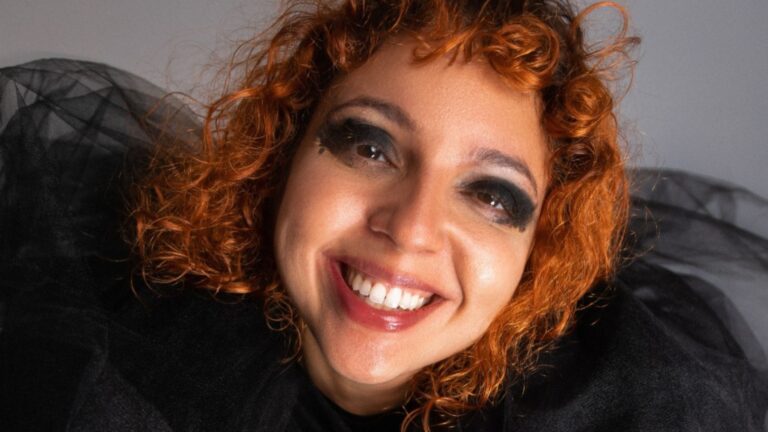 Show de Luh Lívia homenageia Rita Lee na Vila Azul do Mar