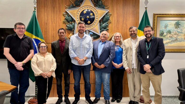Presidente da Alece recebe comissão organizadora do Prêmio ACI de Jornalismo