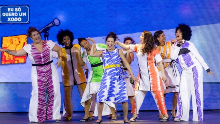 “Fala Sério, Mãe!” ganha sessões extras no Roxy após sucesso de público