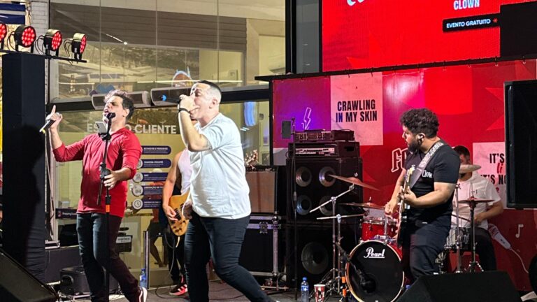 Evento reúne tributos a Michael Jackson, Queen e Guns N’ Roses