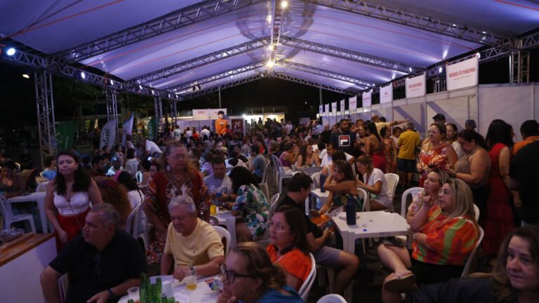 XVIII Festival da Lagosta começa nesta sexta-feira na Praia da Redonda, em Icapuí