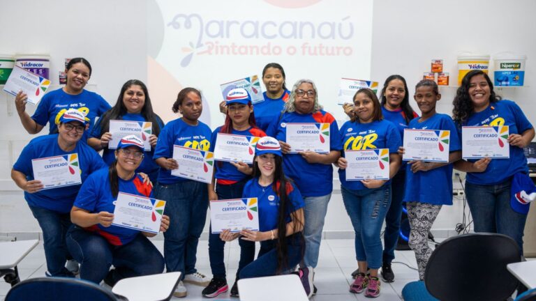 Hidracor certifica primeira turma feminina do projeto Maracanaú Pintando o Futuro
